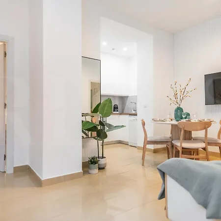 Cozy In The Heart Of By Rems Apartment Malaga